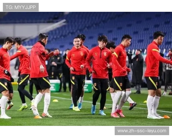 国足训练内容曝光引发球迷讨论，国足训练营